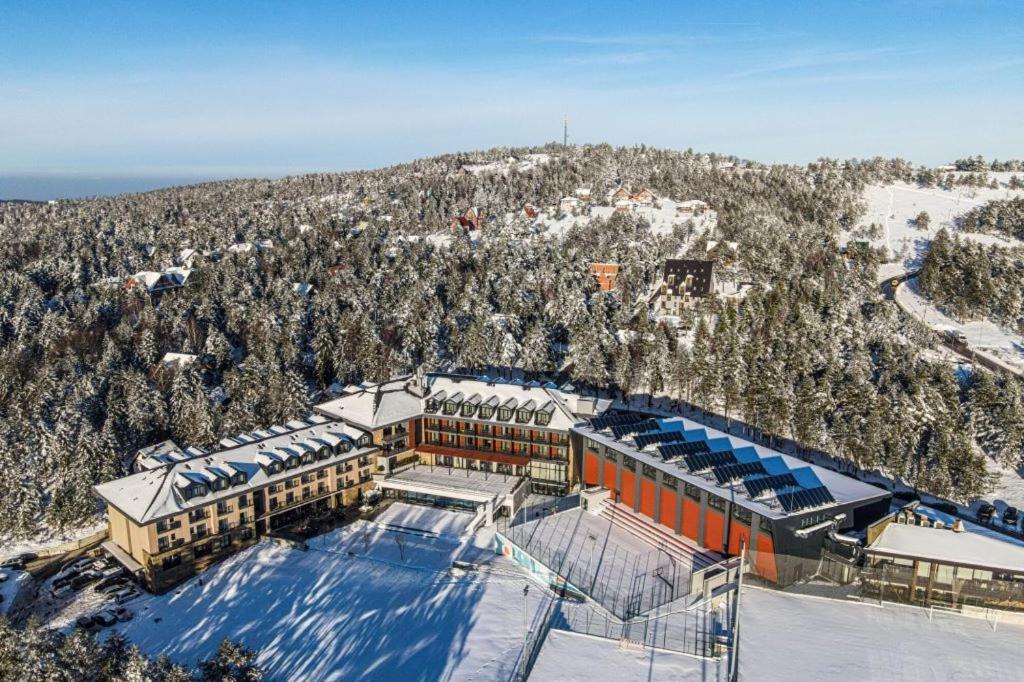 Hotel Crni Vrh Divčibare Exteriör bild