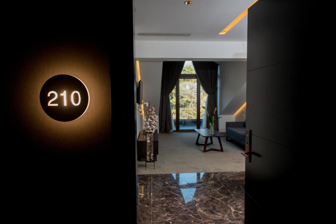 Hotel Crni Vrh Divčibare Exteriör bild